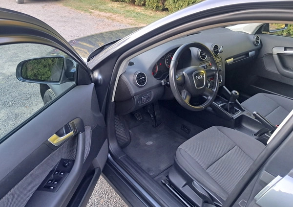 Audi A3 cena 19900 przebieg: 190000, rok produkcji 2005 z Myszków małe 436